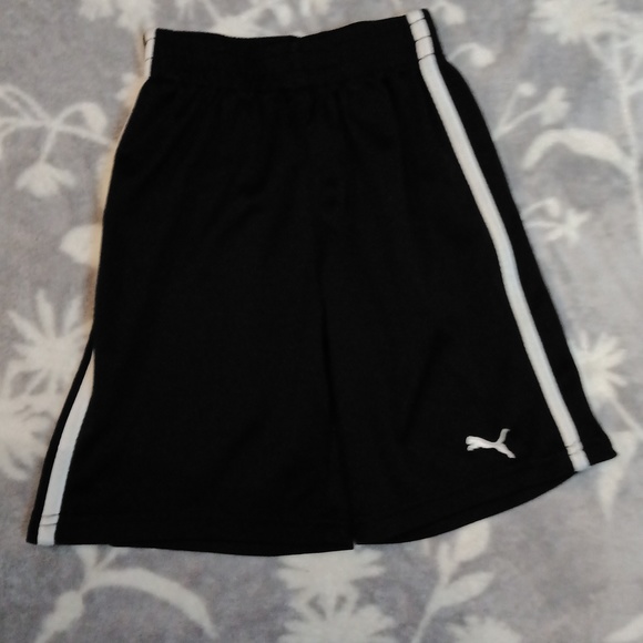 Essential  3:piece Adidas & Puma Bundle 2 SS  tees & 1 Shorts Sz 6 - Picture 2 of 10